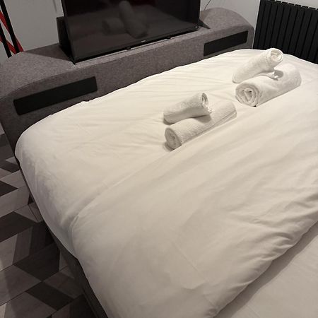 Beautiful 5 Bedroom Home Sleeps 12 People In 曼彻斯特 外观 照片