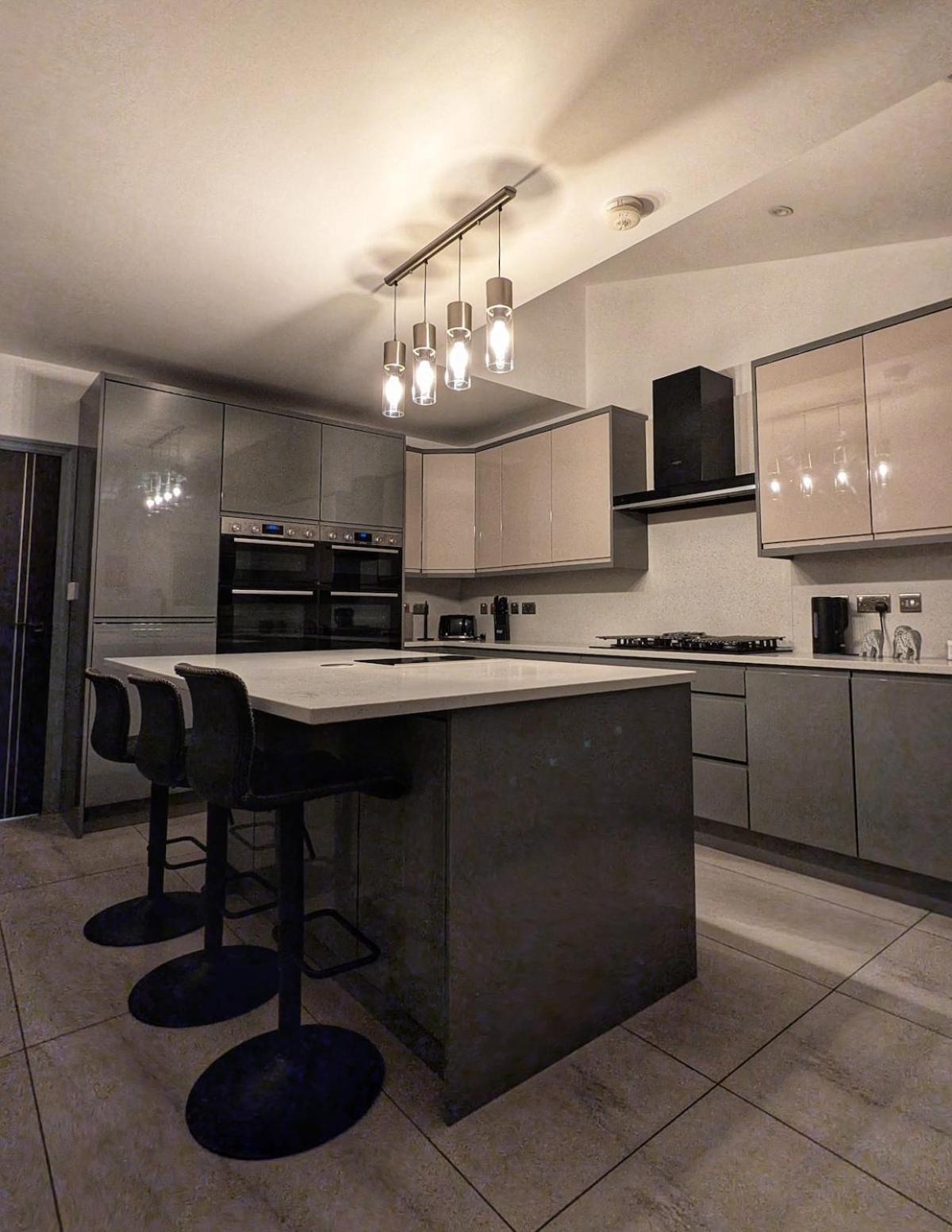 Beautiful 5 Bedroom Home Sleeps 12 People In 曼彻斯特 外观 照片