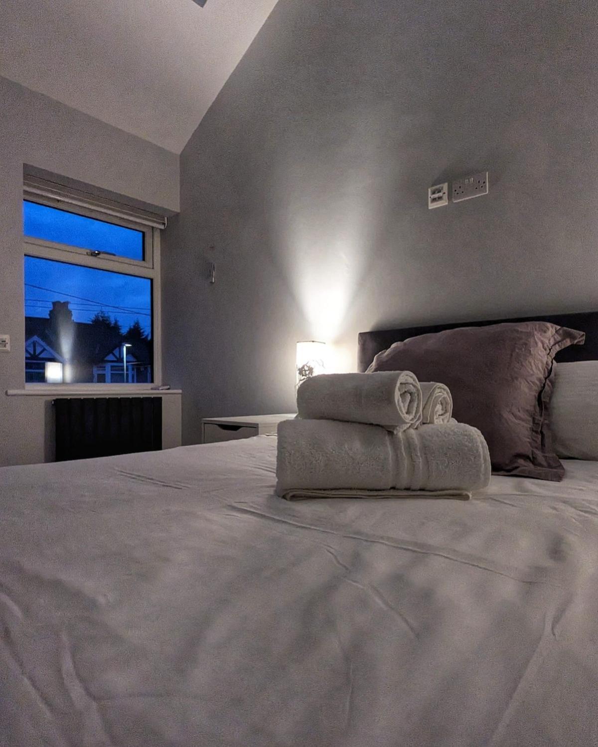 Beautiful 5 Bedroom Home Sleeps 12 People In 曼彻斯特 外观 照片